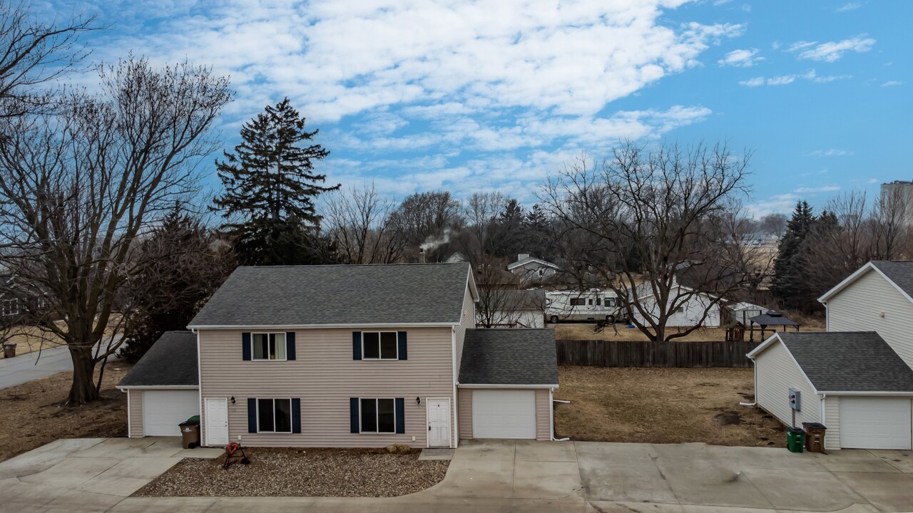 522 2nd St SE in Bondurant, IA - Building Photo