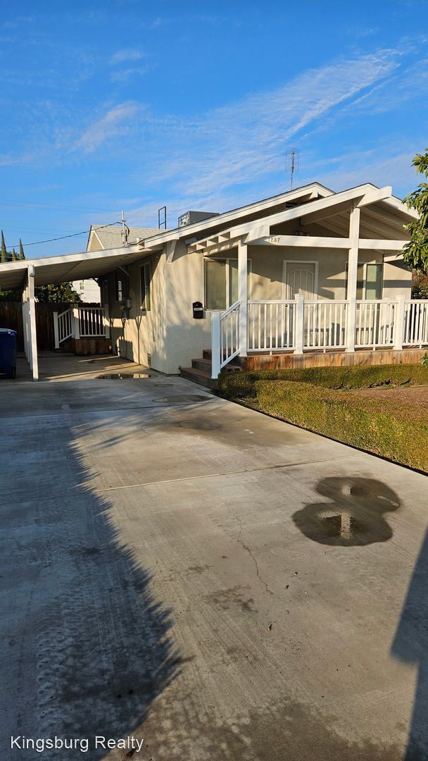 1257 Tulare St Kingsburg, CA Casas y apartamentos de Alquiler