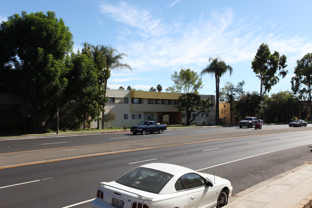 Topanga Canyon Apartments in Canoga Park, CA - Building Photo