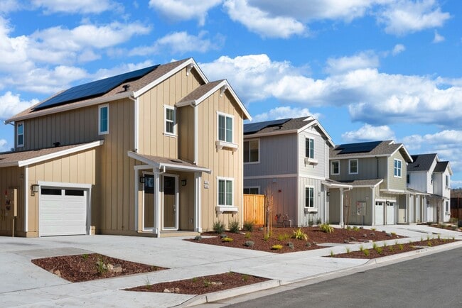 2085 Landen Ln in Santa Rosa, CA - Building Photo - Building Photo