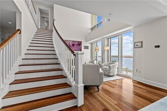 1 Tower Dr in Portsmouth, RI - Foto de edificio - Building Photo