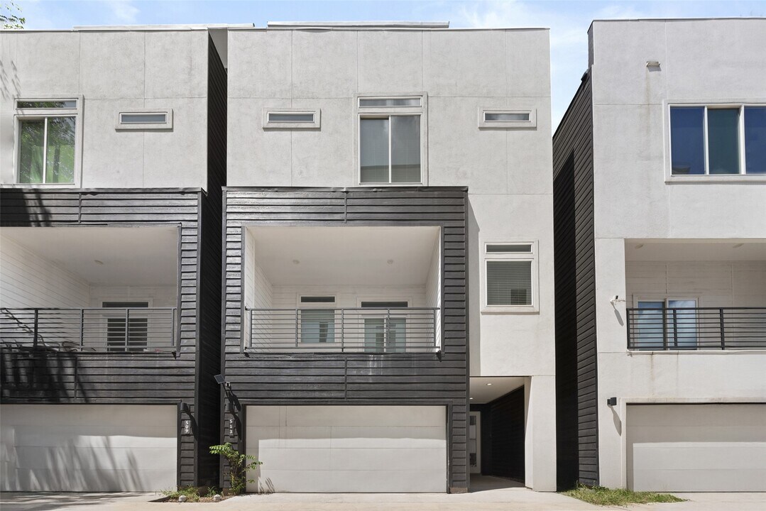 513 Schweikhardt St in Houston, TX - Building Photo