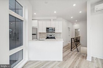 2301 Grays Ferry Ave in Philadelphia, PA - Building Photo - Building Photo