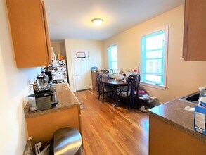 15 Sargent Ave, Unit 1 in Somerville, MA - Building Photo - Building Photo