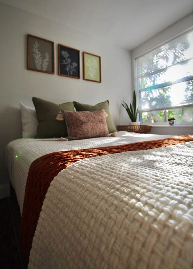 2241 27th St S, Unit Studio Side in St. Petersburg, FL - Building Photo - Building Photo