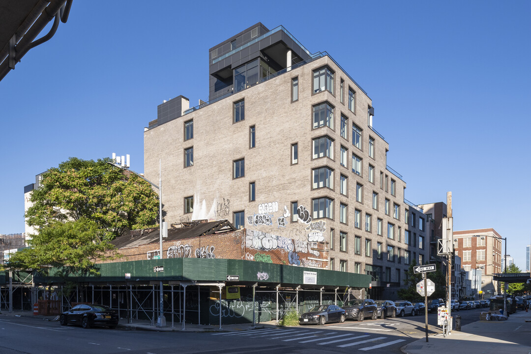 N7 Williamsburg in Brooklyn, NY - Building Photo