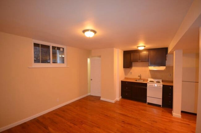 195 Maverick St, Unit B1 in Boston, MA - Building Photo - Building Photo