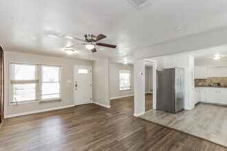 402 Dawson Dr in Duncanville, TX - Foto de edificio - Building Photo