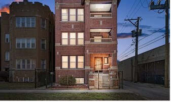 7914 S Champlain Ave, Unit B in Chicago, IL - Building Photo