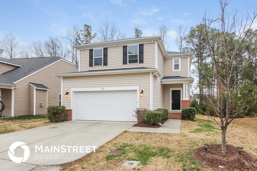 121 Rosebud Ln in Durham, NC - Building Photo