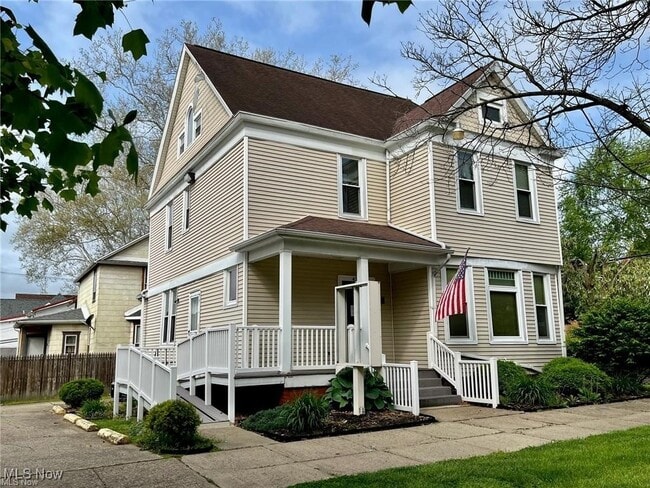 property at 435 3rd St