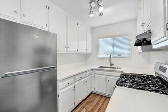 422 Hill St in Santa Monica - 4 blocks to the beach!! in Santa Monica, CA - Foto de edificio - Building Photo