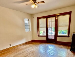 2740 W Giddings St in Chicago, IL - Building Photo - Interior Photo