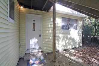 5 Edgewood Cir in Pensacola, FL - Building Photo - Building Photo