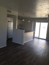 Squire Gardens Apartments in Lakewood, CO - Building Photo - Building Photo