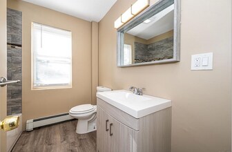 79 Brook St in Bay Shore, NY - Building Photo - Building Photo