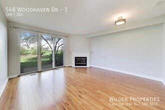 548 Woodhaven Dr in Mundelein, IL - Building Photo - Building Photo