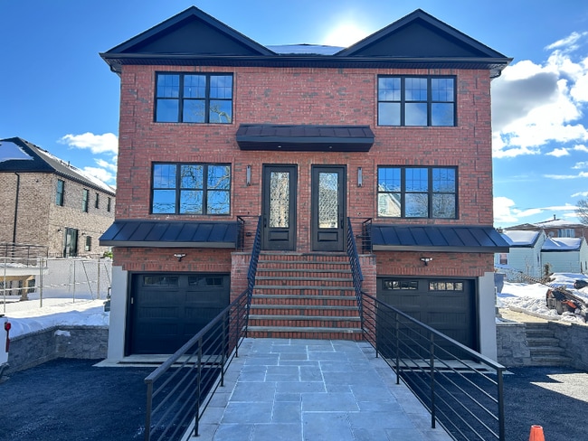 7 Victoria Ln, Unit 7a in Yonkers, NY - Foto de edificio - Building Photo