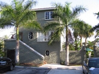 512 Saint Lucie Crescent in Stuart, FL - Building Photo