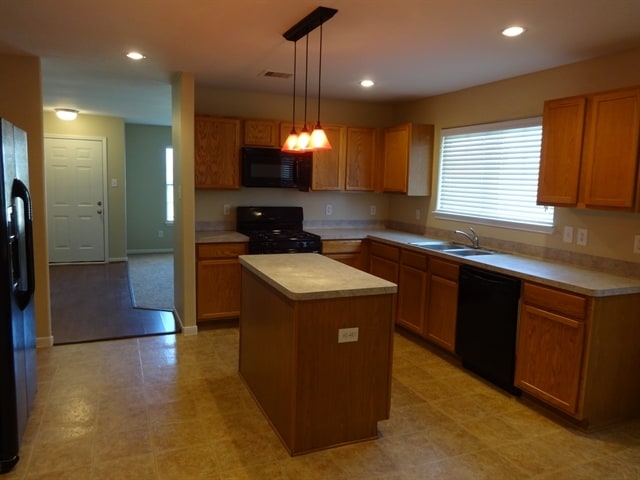 8102 Sweetstone Bluff Ln in Cypress, TX - Foto de edificio - Building Photo