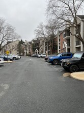 3303 Wyndham Cir, Unit #144 in Alexandria, VA - Building Photo - Building Photo