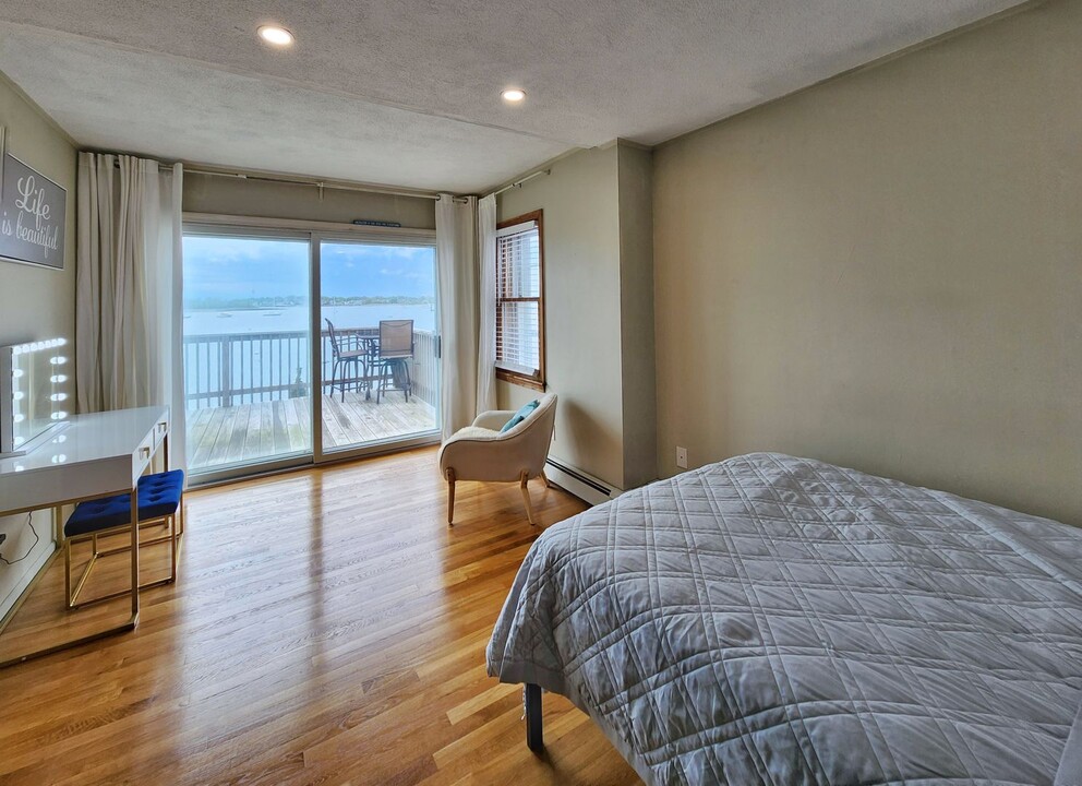 833 Shirley St-Unit -833 R Shirley St. in Winthrop, MA - Building Photo