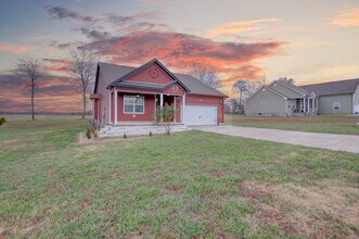 131 Riverbend Dr in Elkton, KY - Building Photo - Building Photo
