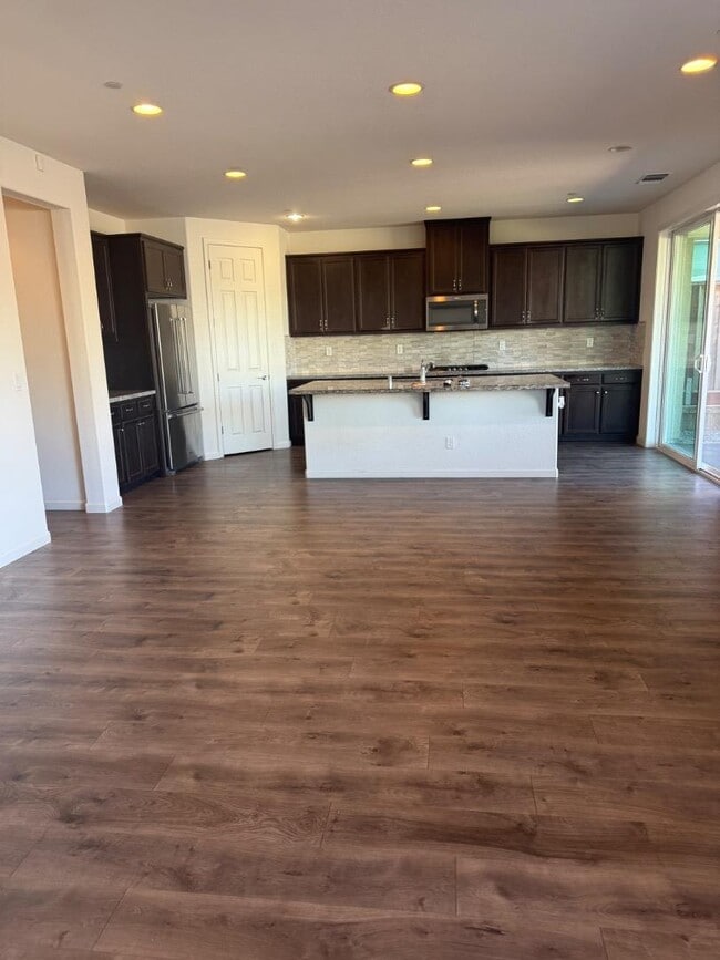 1061 Viognier Wy in Gilroy, CA - Building Photo - Building Photo