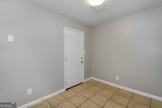 2745 Sapphire St in Atlanta, GA - Building Photo - Building Photo