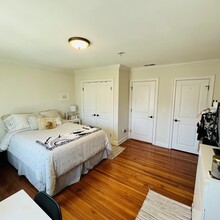 42 Burton St, Unit 2 in Boston, MA - Foto de edificio - Building Photo