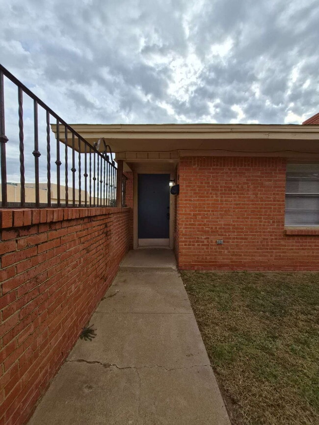 3813 51st St in Lubbock, TX - Building Photo - Building Photo