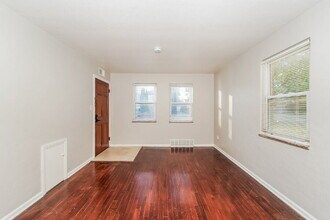 20231 Crystal Ave in Euclid, OH - Building Photo - Building Photo