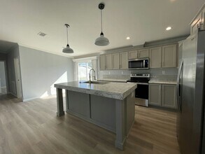 4104 Guilder St in Sarasota, FL - Building Photo - Building Photo
