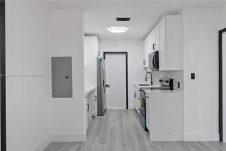1325 NW 51st St in Miami, FL - Building Photo - Building Photo