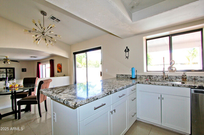 801 N Harris Dr in Mesa, AZ - Building Photo - Building Photo