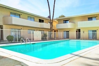 Plaza Del Sol II in Indio, CA - Foto de edificio - Building Photo