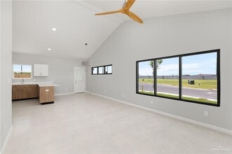 2700 Mockingbird Rd, Unit 4 in Weslaco, TX - Building Photo - Building Photo