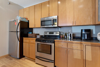 2600 University Ave SE, Unit 101 in Minneapolis, MN - Building Photo - Building Photo