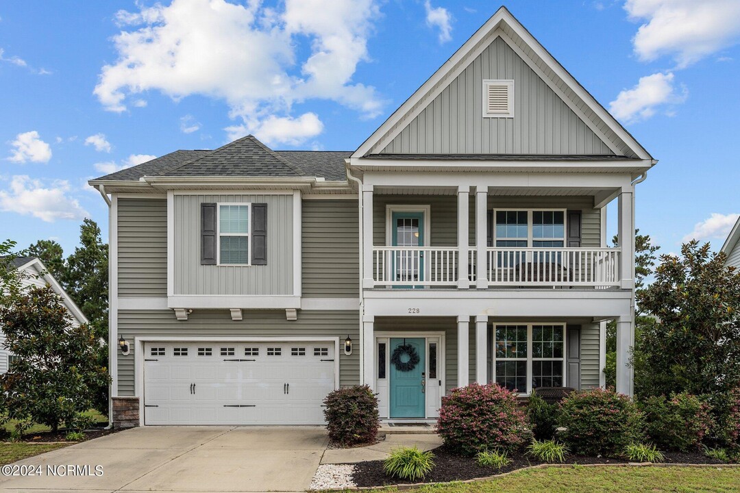 228 Waldorf Way in Hampstead, NC - Foto de edificio