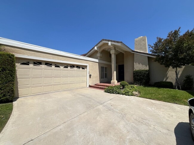 property at 23627 Vía Beguine