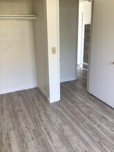 335 E 76th St in Los Angeles, CA - Building Photo - Building Photo