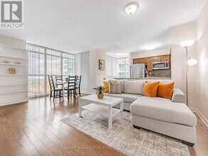 205-2205 Sherway Gardens Rd in Toronto, ON - Building Photo - Building Photo