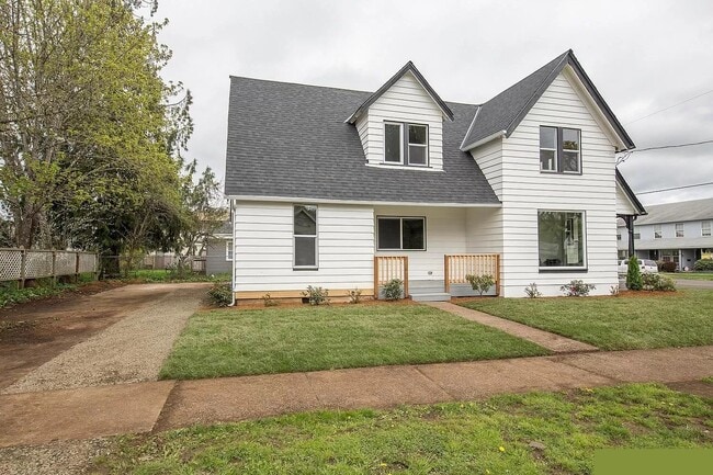 180 SE Ash St, Unit Ash