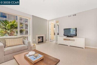 1655 N California Blvd in Walnut Creek, CA - Building Photo - Building Photo