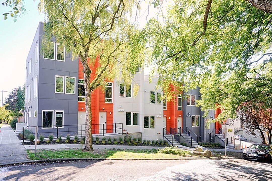 Modern Cozy Studio Apartments in First Hill in Seattle, WA - Building Photo