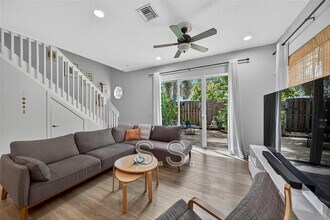 15 NE 20th Ave in Pompano Beach, FL - Building Photo - Building Photo