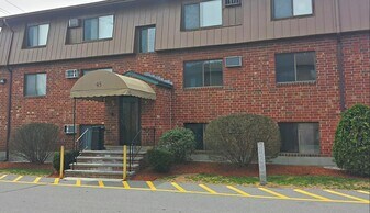 45 Log St, Unit 1A in Manchester, NH - Building Photo