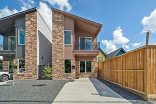 207 E 38th St in Houston, TX - Building Photo