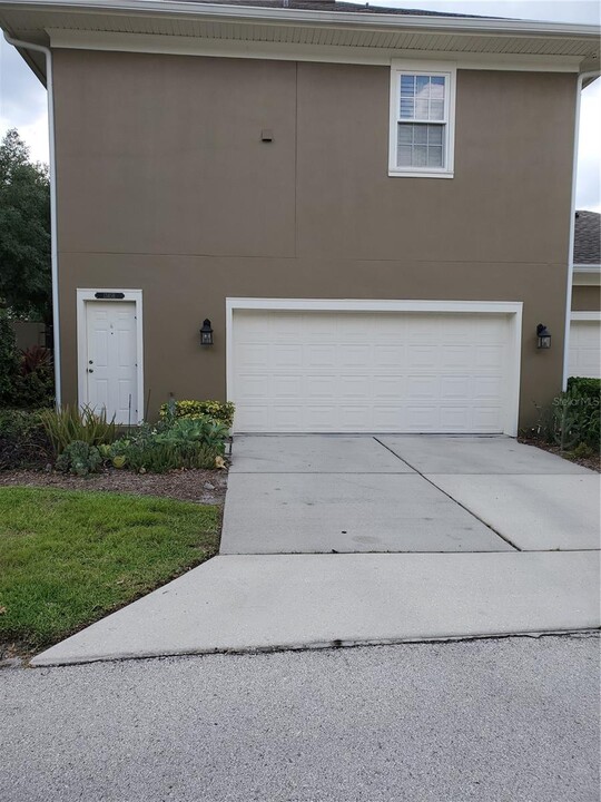 1345 Flagstone Ave in Kissimmee, FL - Foto de edificio