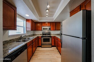 3435 W Danbury Dr in Phoenix, AZ - Building Photo - Building Photo